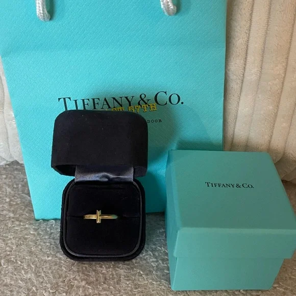 NEW Tiffany & Co T1 Ring in 18K Yellow Gold, 2.5 mm Wide size 9.5